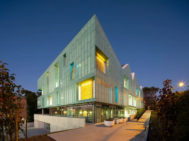 Ravenswood_School_Nordic_Blue6